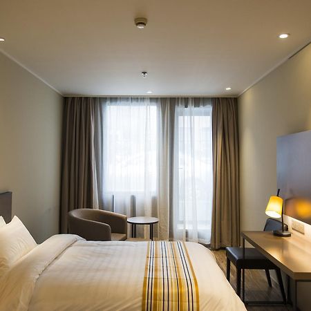 Home Inn Plus Shanghai Zhangjiang Park Exterior foto