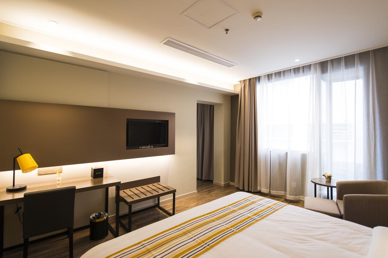 Home Inn Plus Shanghai Zhangjiang Park Exterior foto