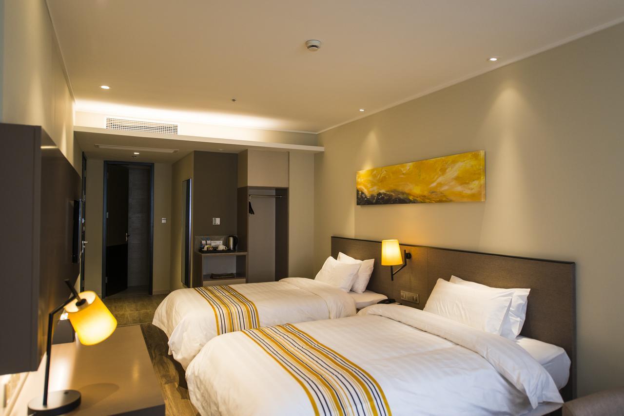 Home Inn Plus Shanghai Zhangjiang Park Exterior foto