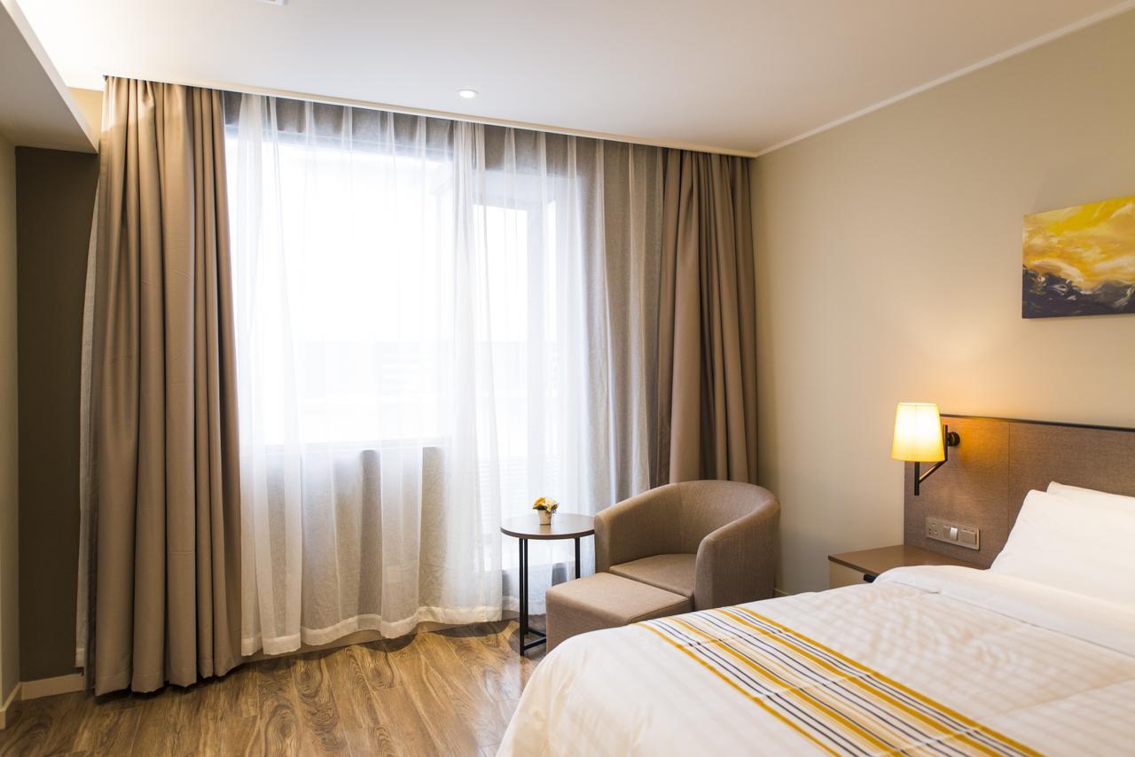 Home Inn Plus Shanghai Zhangjiang Park Exterior foto