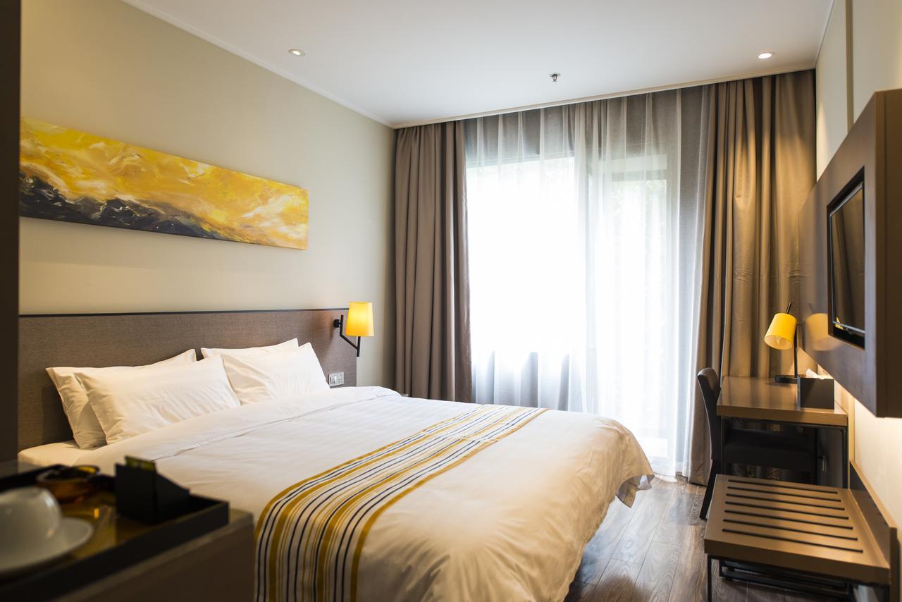 Home Inn Plus Shanghai Zhangjiang Park Exterior foto